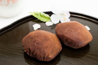 Botamochi is made of smooth sweet beans paste.
