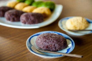 Ohagi is made of mushed sweet beans paste.